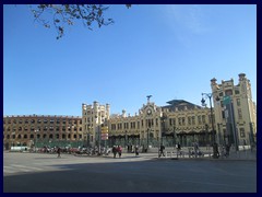 Estació del Nord (northern Station), seen from Calle Xàtiva, part of the ring road.